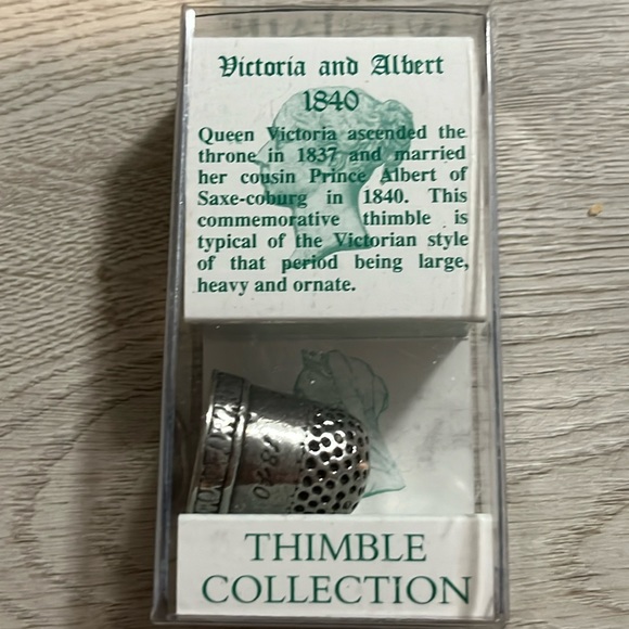 Boxed Pewter Thimble Westair Reproduction Victoria & Albert Marriage - Picture 1 of 4